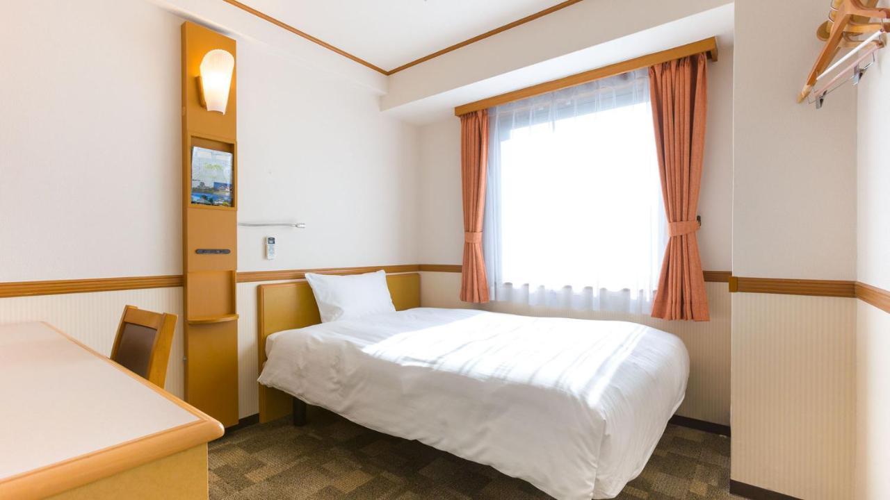 Toyoko Inn Shin-Osaka Chuo-Guchi Shinkan Exterior foto